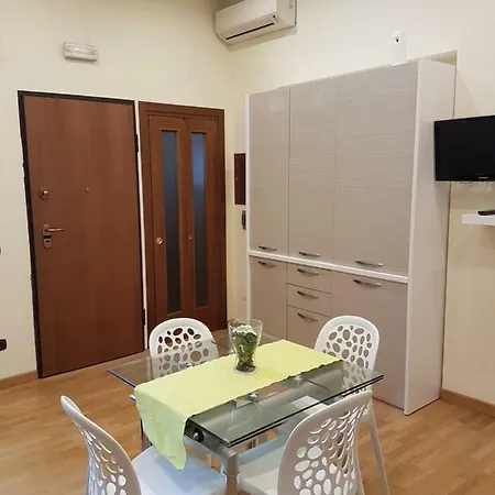 La Casa Di Maryna شقة نابولي