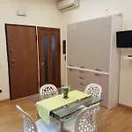 La Casa Di Maryna アパート ナポリ